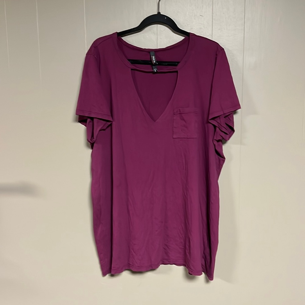 Torrid maroon deep-v tee size 3